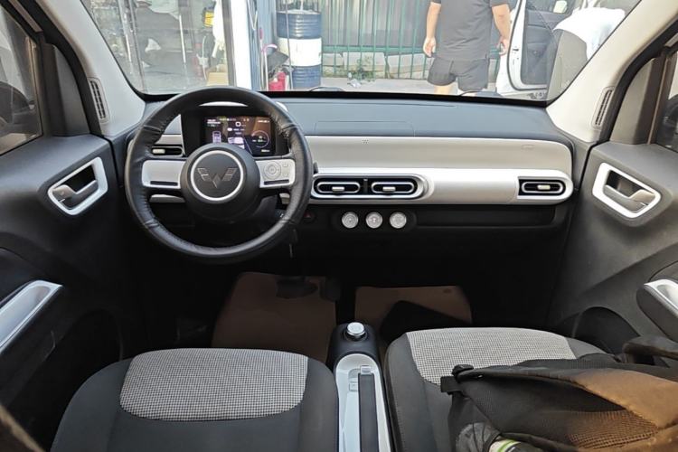 Used Wuling Hongguang MINIEV 2024 3rd Generation 215km Youth Edition Center Console