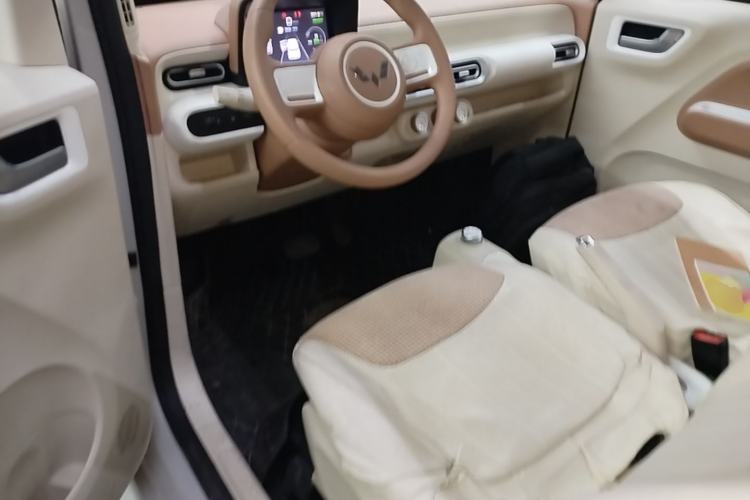 Used Wuling Hongguang MINIEV 2024 3rd Generation 215km Youth Edition Center Console