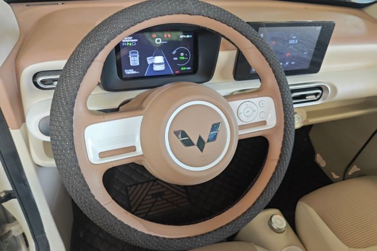 Used Wuling Hongguang MINIEV 2024 3rd Generation 215km Advanced Version Center Console