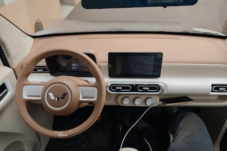 Used Wuling Hongguang MINIEV 2024 3rd Generation 170 km Center Console