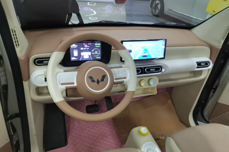 Used Wuling Hongguang MINIEV 2024 3rd Generation 215km Youth Edition Center Console