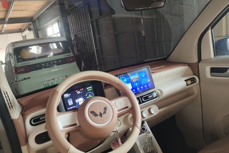 Used Wuling Hongguang MINIEV 2024 3rd Generation 215km Youth Edition Center Console