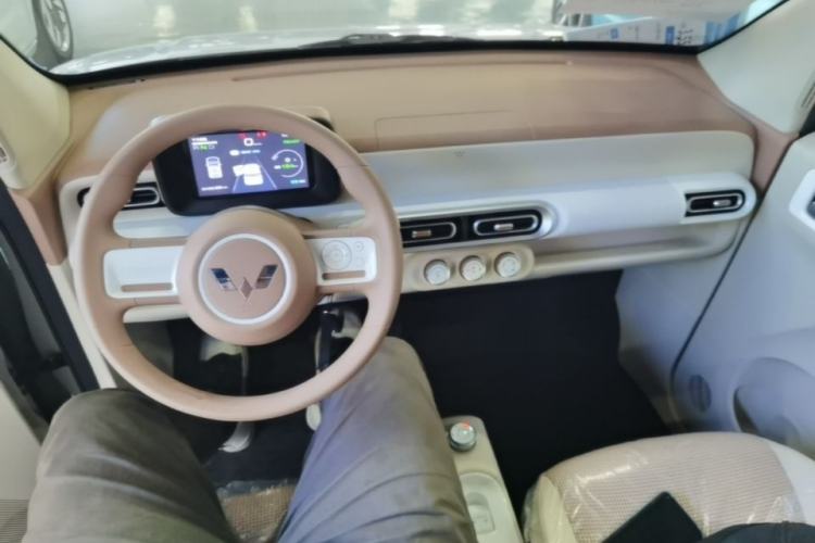 Used Wuling Hongguang MINIEV 2024 3rd Generation 215km Youth Edition Center Console