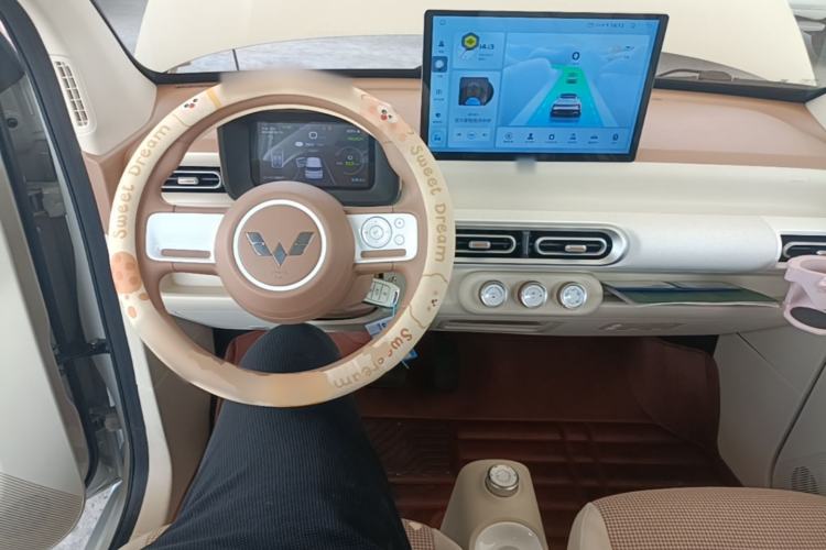 Used Wuling Hongguang MINIEV 2024 3rd Generation 215km Youth Edition Center Console