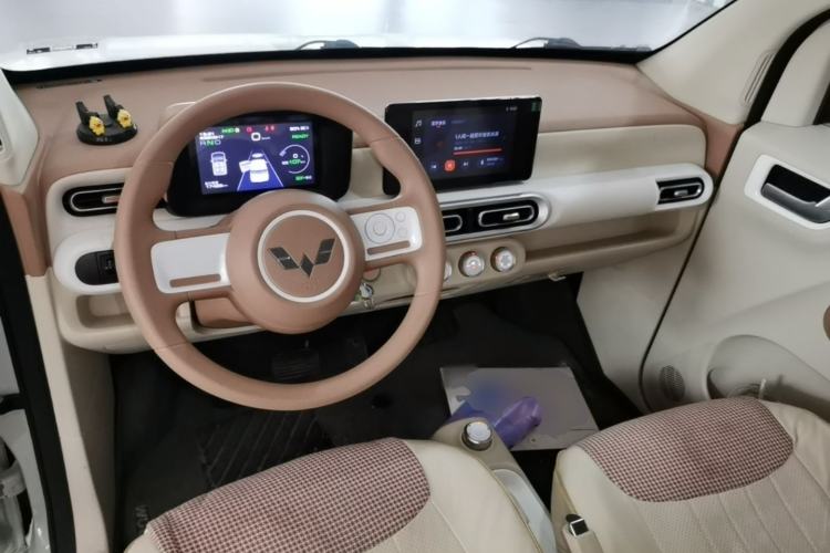Used Wuling Hongguang MINIEV 2024 3rd Generation 215km Advanced Version Center Console