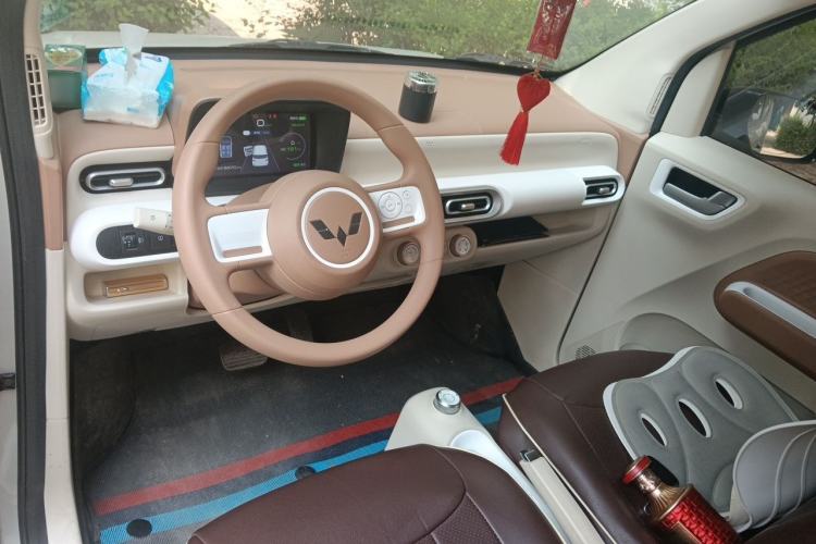 Used Wuling Hongguang MINIEV 2024 3rd Generation 215km Youth Edition Center Console
