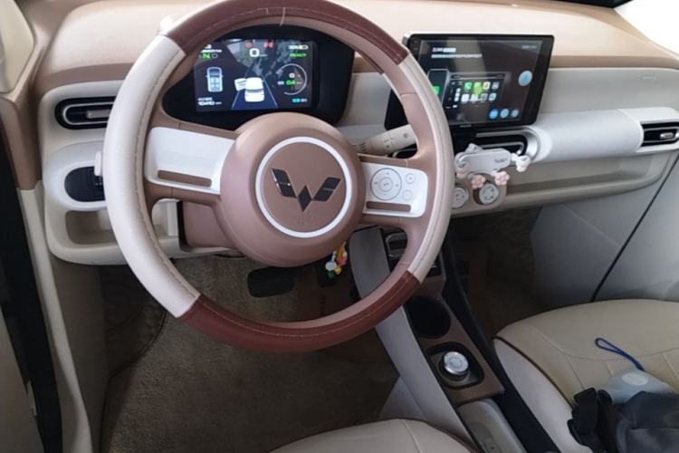 Used Wuling Hongguang MINIEV 2024 3rd Generation 215km Youth Edition Center Console