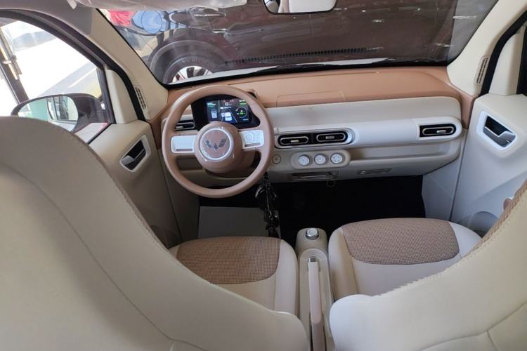 Used Wuling Hongguang MINIEV 2024 3rd Generation 215km Youth Edition Center Console