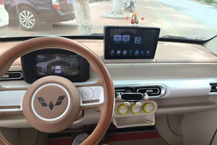 Used Wuling Hongguang MINIEV 2024 3rd Generation 215km Youth Edition Center Console