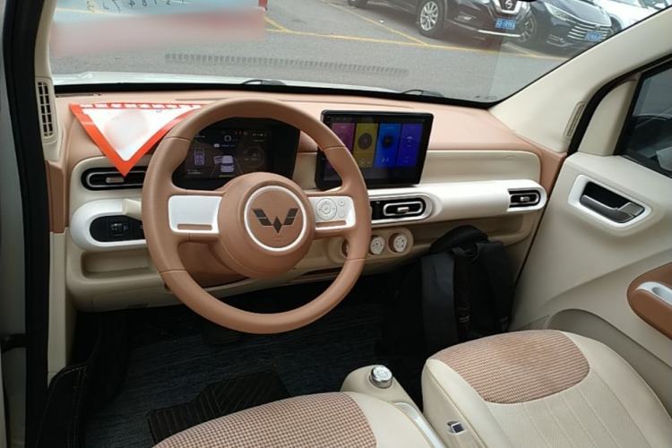 Used Wuling Hongguang MINIEV 2024 3rd Generation 215km Youth Edition Center Console