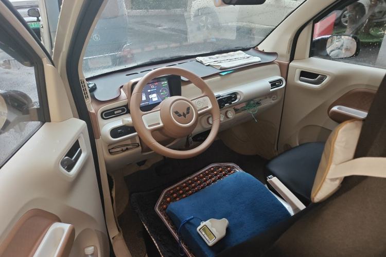 Used Wuling Hongguang MINIEV 2024 3rd Generation 215km Youth Edition Center Console