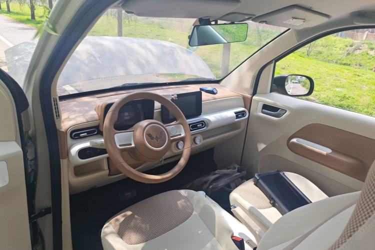 Used Wuling Hongguang MINIEV 2024 3rd Generation 170 km Center Console