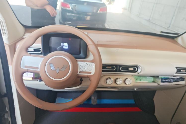 Used Wuling Hongguang MINIEV 2024 3rd Generation 215km Youth Edition Center Console