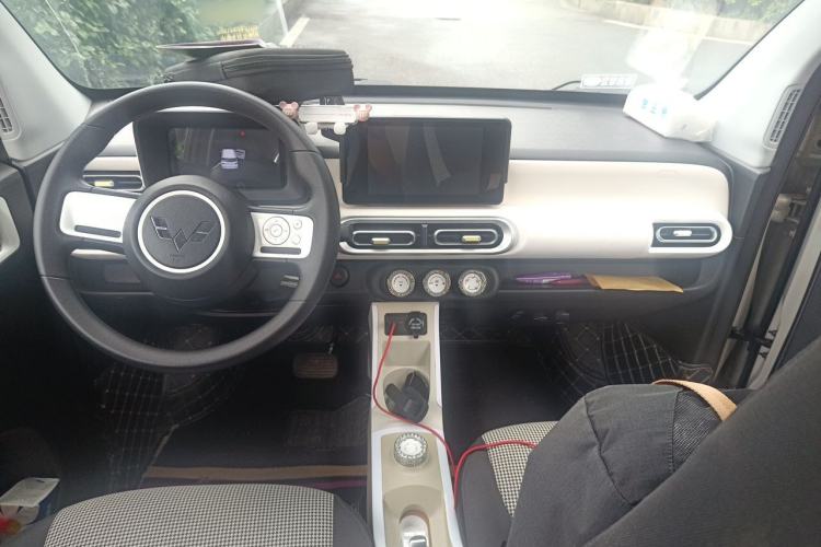 Used Wuling Hongguang MINIEV 2024 3rd Generation 215km Advanced Version Center Console