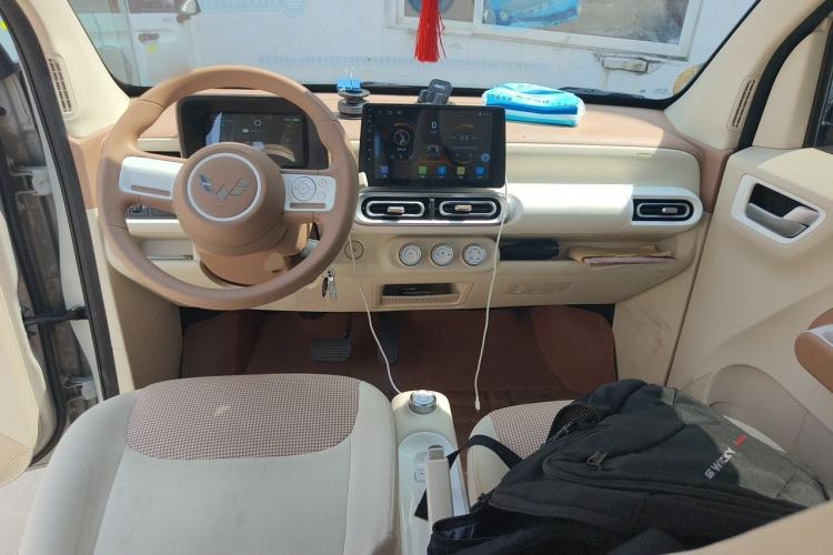 Used Wuling Hongguang MINIEV 2024 3rd Generation 215km Youth Edition Center Console