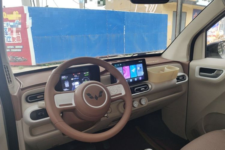Used Wuling Hongguang MINIEV 2024 3rd Generation 215km Youth Edition Center Console