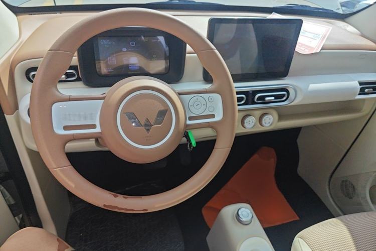 Used Wuling Hongguang MINIEV 2024 3rd Generation 215km Youth Edition Center Console