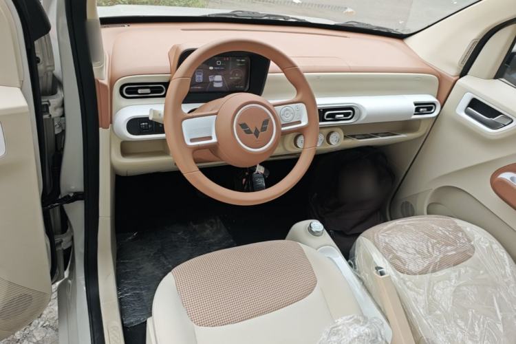 Used Wuling Hongguang MINIEV 2024 3rd Generation 215km Youth Edition Center Console