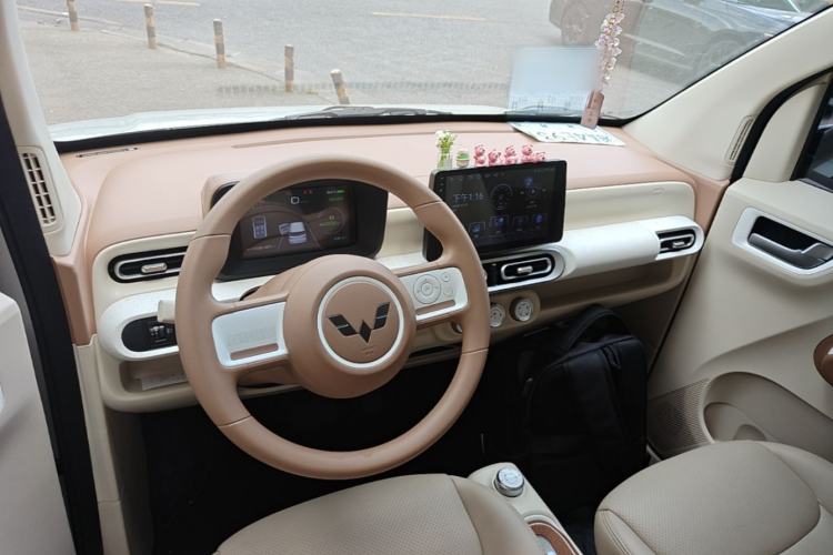 Used Wuling Hongguang MINIEV 2024 3rd Generation 215km Youth Edition Center Console