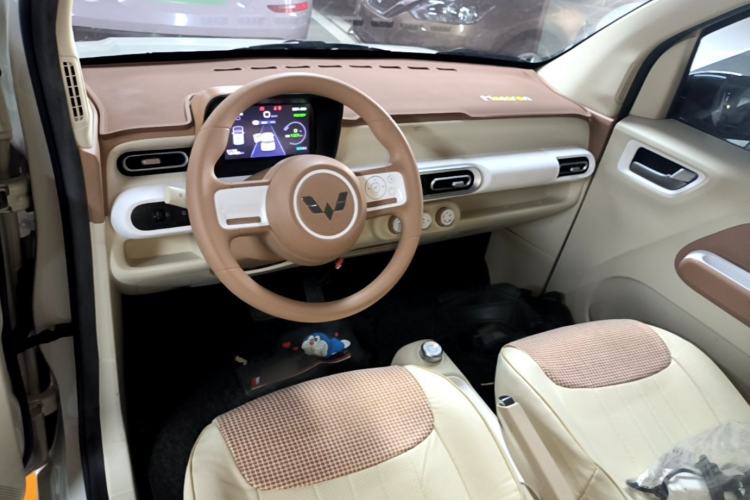 Used Wuling Hongguang MINIEV 2024 3rd Generation 215km Youth Edition Center Console