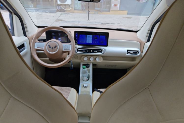 Used Wuling Hongguang MINIEV 2024 3rd Generation 215km Youth Edition Center Console