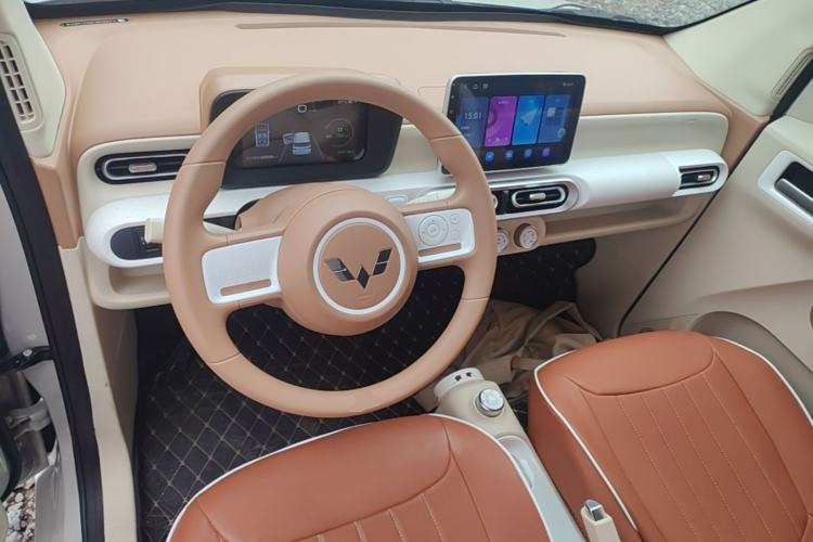 Used Wuling Hongguang MINIEV 2024 3rd Generation 215km Youth Edition Center Console