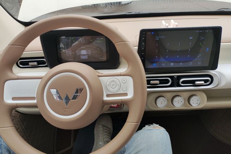 Used Wuling Hongguang MINIEV 2024 3rd Generation 215km Youth Edition Center Console