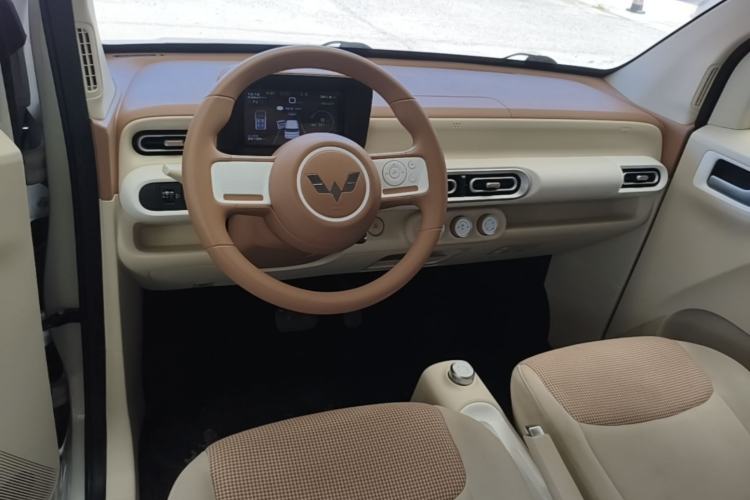 Used Wuling Hongguang MINIEV 2024 3rd Generation 215km Youth Edition Center Console