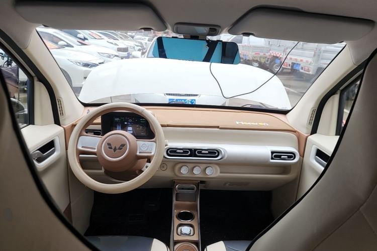 Used Wuling Hongguang MINIEV 2024 3rd Generation 170 km Center Console
