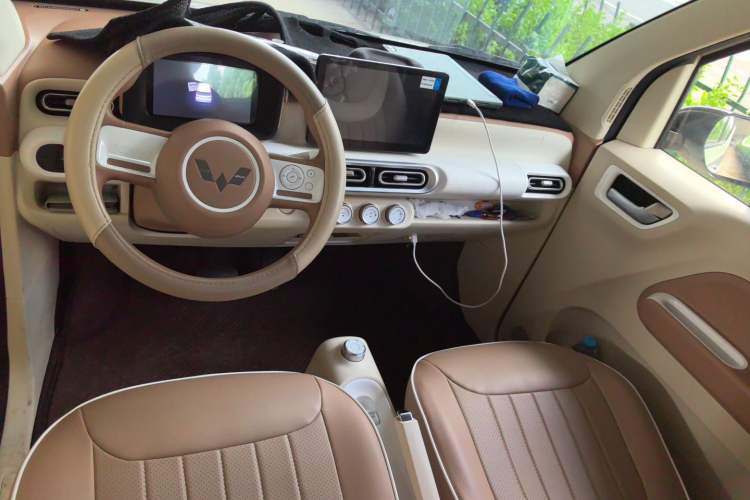 Used Wuling Hongguang MINIEV 2024 3rd Generation 215km Youth Edition Center Console
