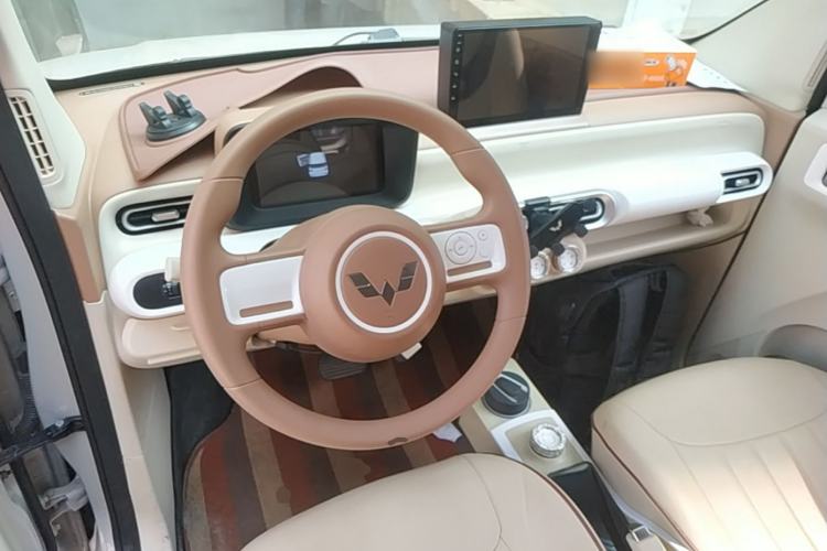 Used Wuling Hongguang MINIEV 2024 3rd Generation 215km Youth Edition Center Console