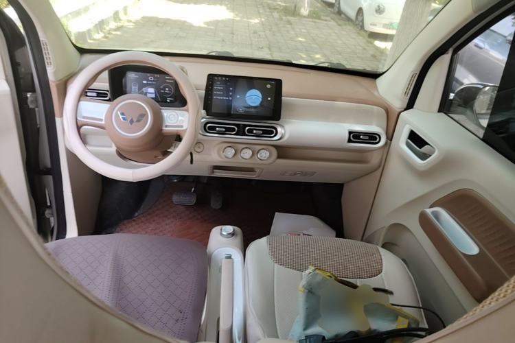 Used Wuling Hongguang MINIEV 2024 3rd Generation 215km Youth Edition Center Console