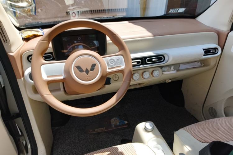 Used Wuling Hongguang MINIEV 2024 3rd Generation 215km Youth Edition Center Console