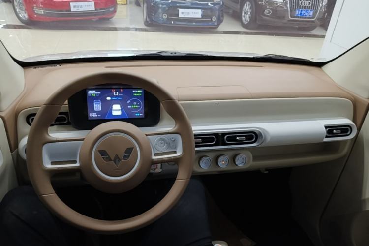 Used Wuling Hongguang MINIEV 2024 3rd Generation 215km Youth Edition Center Console