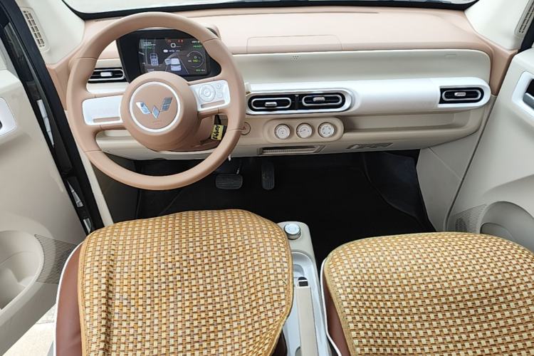 Used Wuling Hongguang MINIEV 2024 3rd Generation 215km Youth Edition Center Console