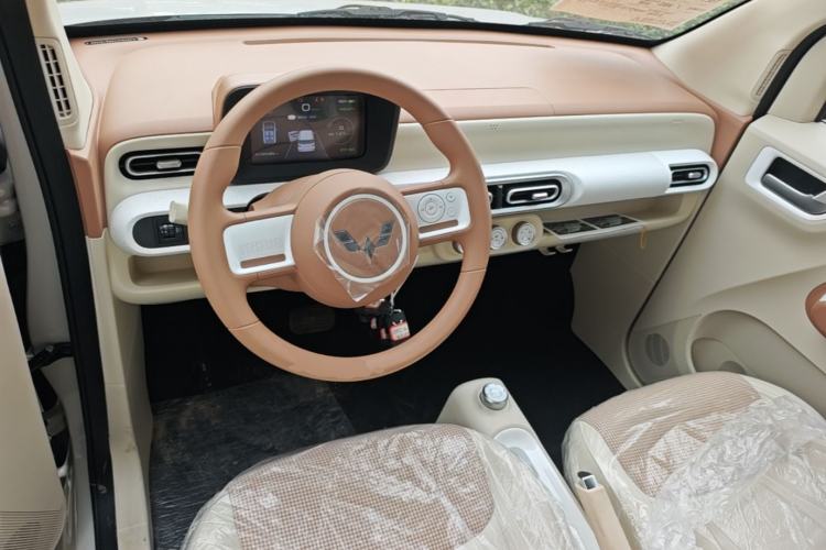 Used Wuling Hongguang MINIEV 2024 3rd Generation 215km Youth Edition Center Console