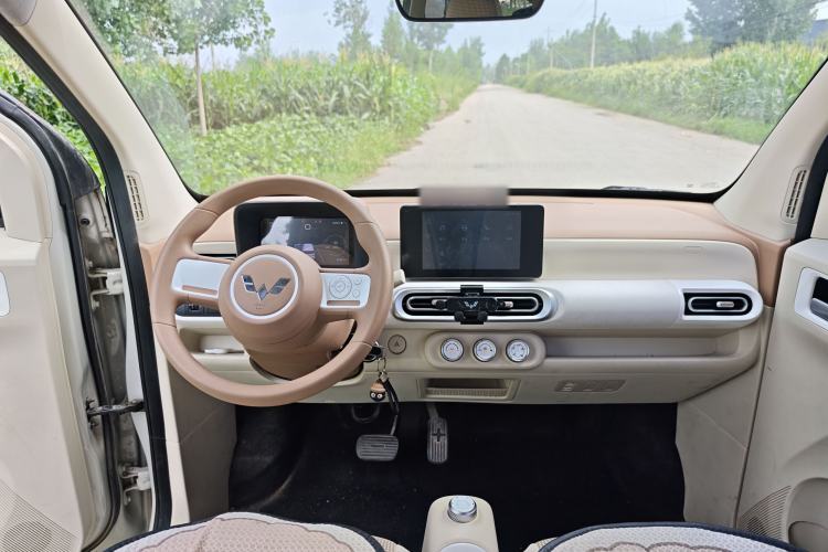 Used Wuling Hongguang MINIEV 2024 3rd Generation 215km Advanced Version Center Console