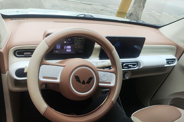 Used Wuling Hongguang MINIEV 2024 3rd Generation 215km Youth Edition Center Console