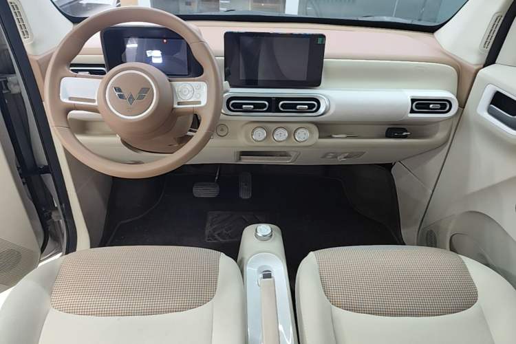 Used Wuling Hongguang MINIEV 2024 3rd Generation 215km Advanced Version Center Console