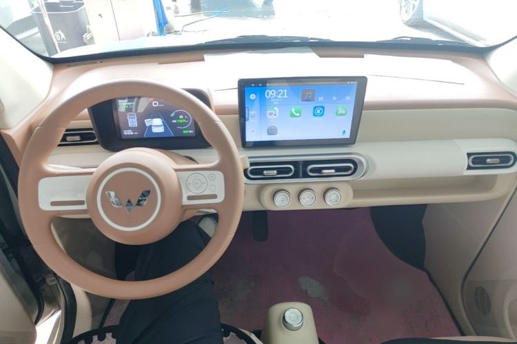 Used Wuling Hongguang MINIEV 2024 3rd Generation 215km Youth Edition Center Console