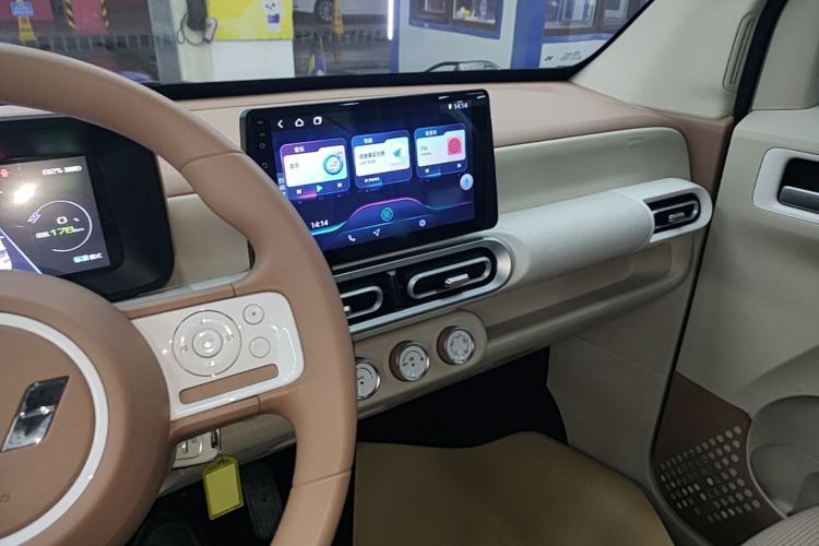 Used Wuling Hongguang MINIEV 2024 3rd Generation 215km Youth Edition Center Console