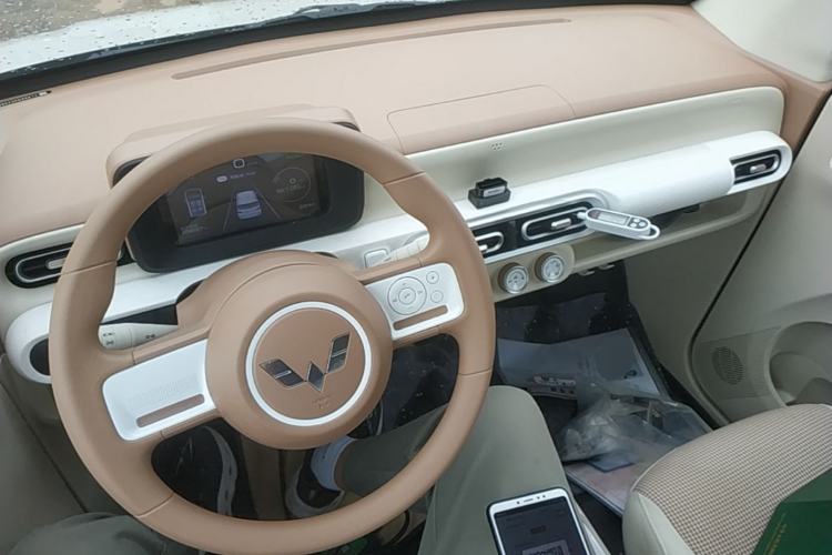 Used Wuling Hongguang MINIEV 2024 3rd Generation 215km Youth Edition Center Console