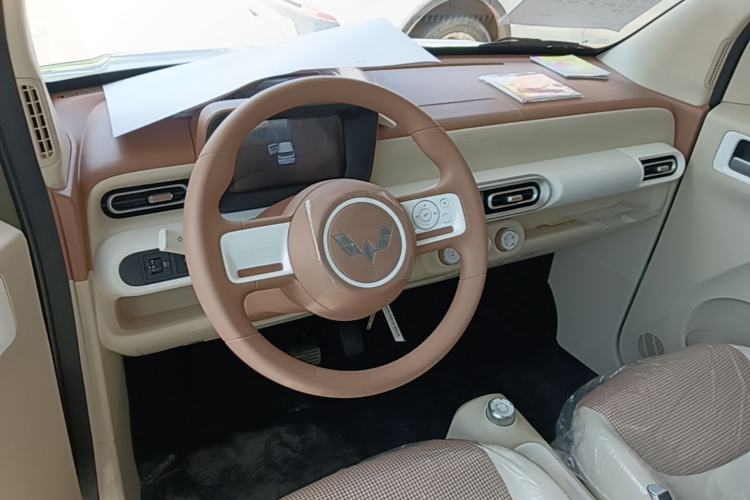 Used Wuling Hongguang MINIEV 2024 3rd Generation 215km Youth Edition Center Console
