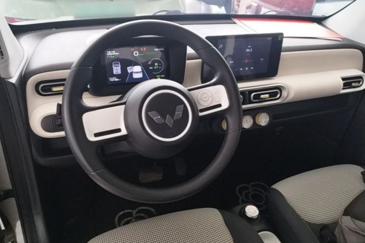 Used Wuling Hongguang MINIEV 2024 3rd Generation 215km Advanced Version Center Console