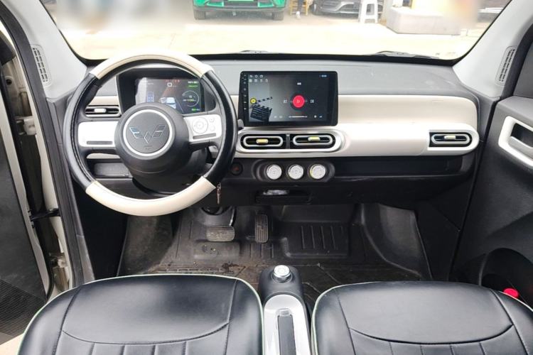 Used Wuling Hongguang MINIEV 2024 3rd Generation 215km Youth Edition Center Console