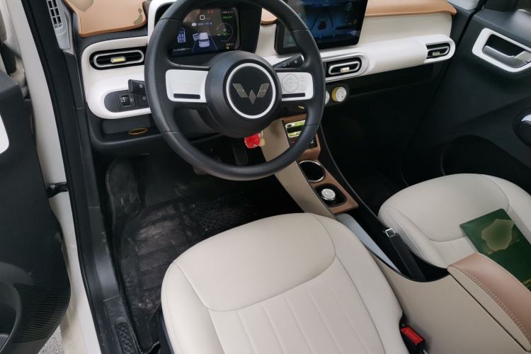 Used Wuling Hongguang MINIEV 2024 3rd Generation 215km Youth Edition Center Console