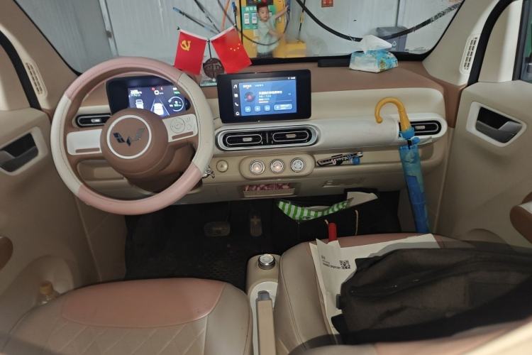 Used Wuling Hongguang MINIEV 2024 3rd Generation 170 km Center Console