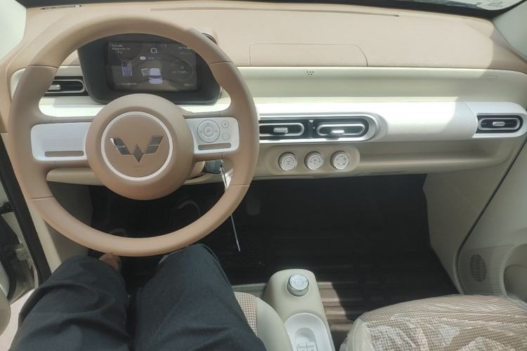 Used Wuling Hongguang MINIEV 2024 3rd Generation 215km Youth Edition Center Console