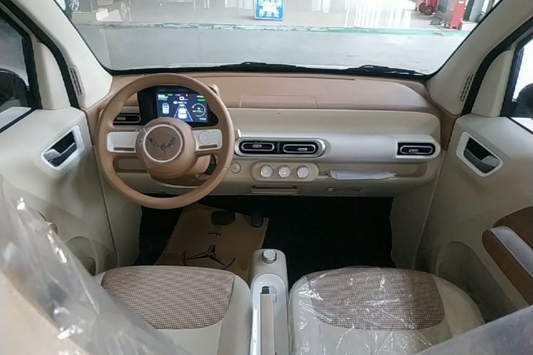Used Wuling Hongguang MINIEV 2024 3rd Generation 215km Youth Edition Center Console
