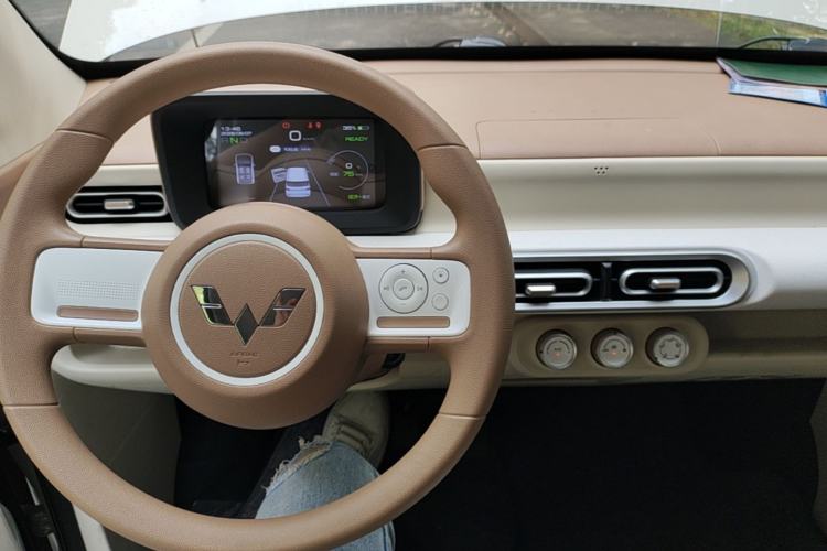 Used Wuling Hongguang MINIEV 2024 3rd Generation 215km Youth Edition Center Console